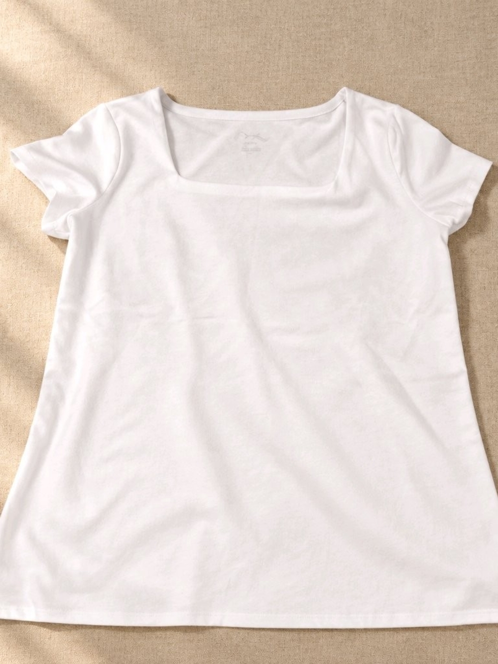 art class White Short-Sleeve Square Neck Tee
